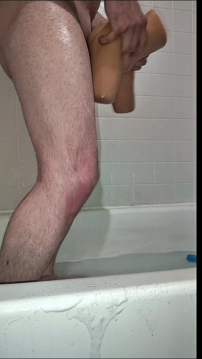 Jerkoffsunny: See What Jerkoffsunny Did in the Shower