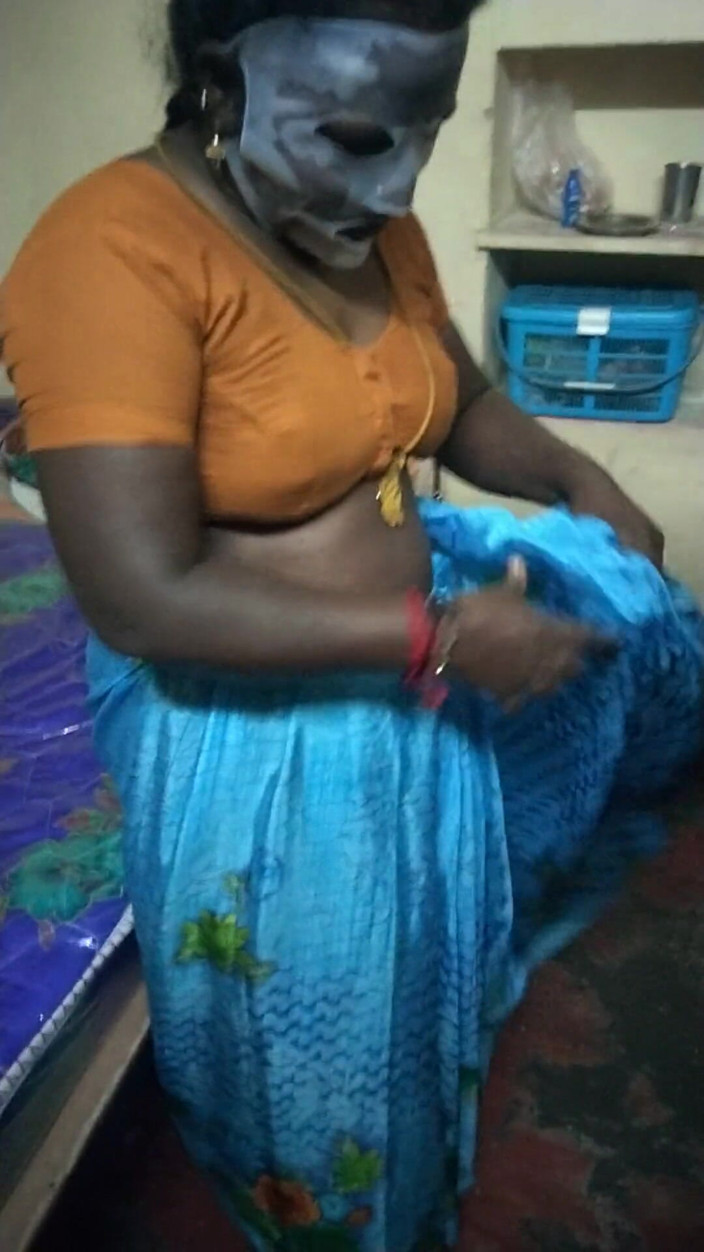 Benita sweety: Une tatie du village se fait baiser par un mec