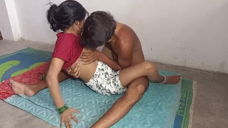 Rinki559: Indisches bhabhi in roten shorts und weißen hosen gefickt