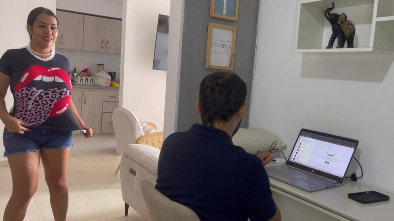 Lalucero: Zvedá! Jsem Velmi Hloupý, Být Zaměstnán Lépe Dám Vám Ruské...