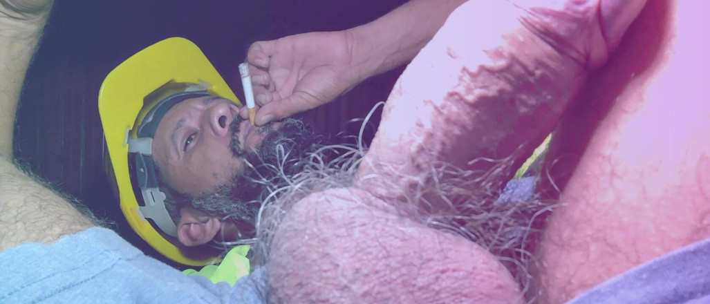 Stink HairyMale: Fumando di notte