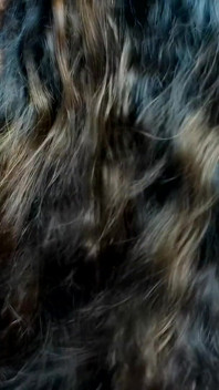 J’ai mis ma grosse bite dans la bouche de ma belle-mère et je l’ai baisée. Je lui ai attrapé les cheveux et j’ai enfoncé ma bite dans sa bouche