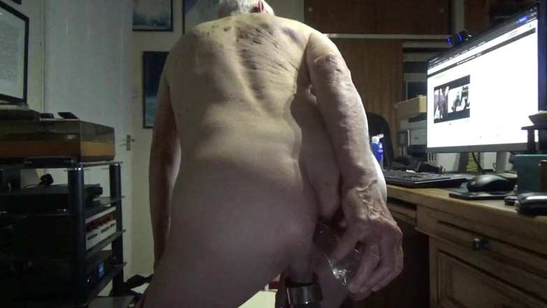 bigears: Web Show with Ball Weights and Anal Play