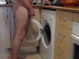 Sex hub male: John is peeing all into the washing machine