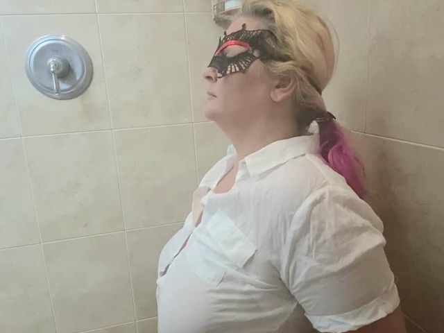 Stunning Blonde Pissed on Dressed (PinkhairblondeDD)