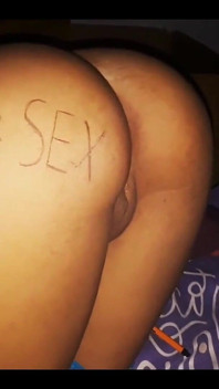 Femeie latino cu curul mare cu lenjerie albastră extraordinară este foarte curvă și adoră să fie futută