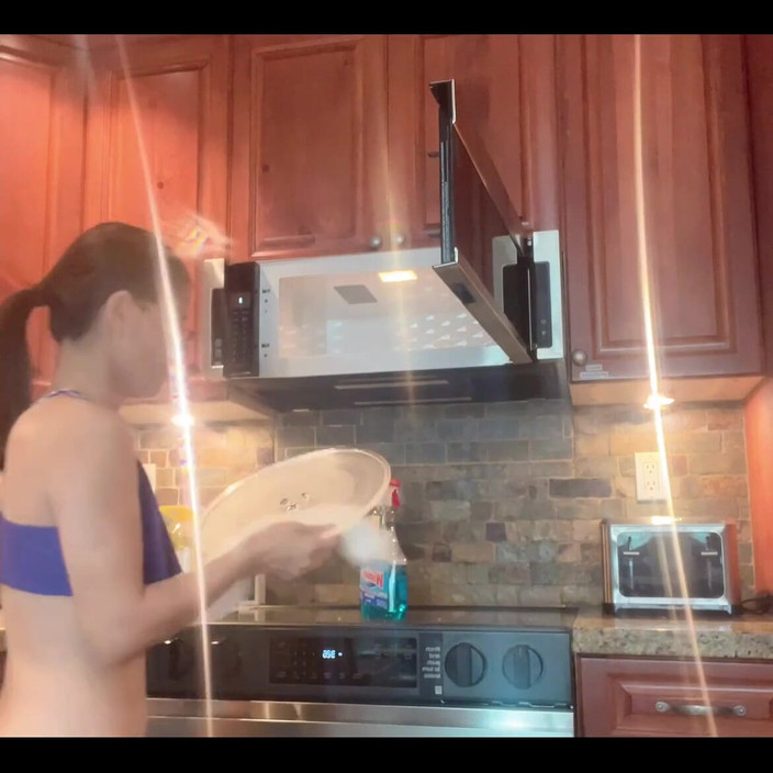 sweethanajapanese: Clean Kitchen Sexy