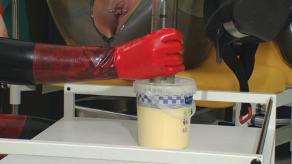 Rubber & Clinic Studio - 1ATOYS: Kinky vanilla-cream enema