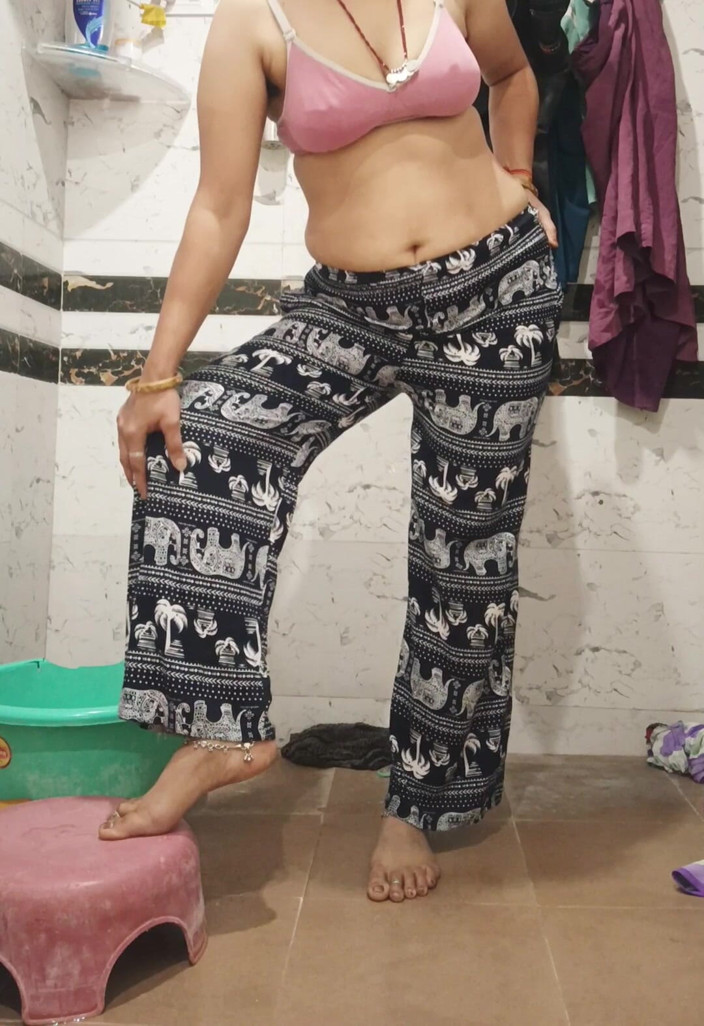 Priyahot77: プリヤ・バービ ビッグアス セクシーボディビデオ撮影