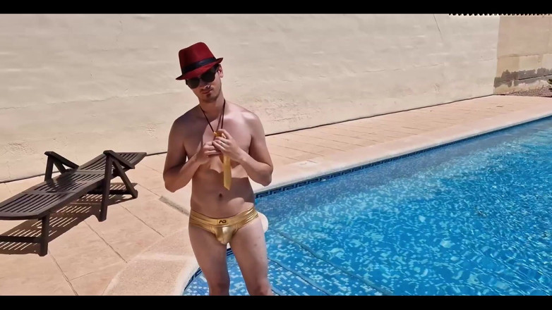 Snauwflake: Saya Nampak Di Poll You Want To See The Video...