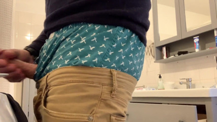TJenner: Sagging och runkar av i mina boxare