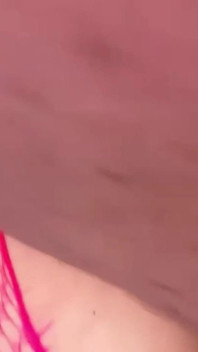 Fofa loira leva monstro consolo