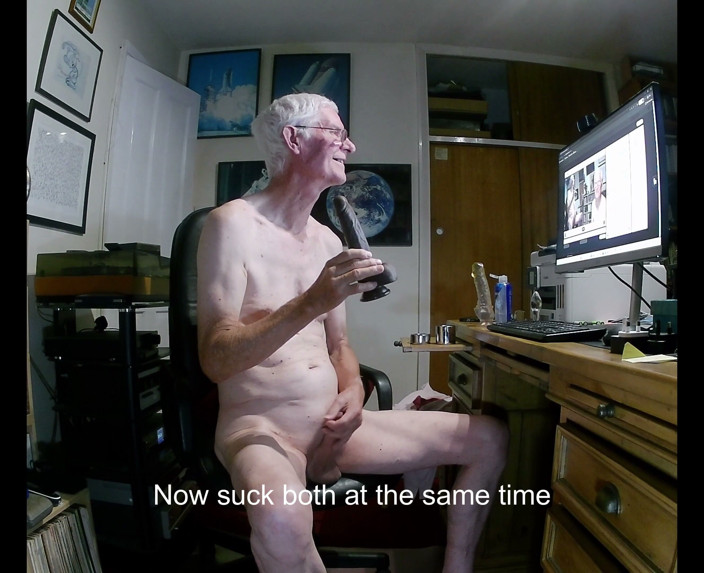 bigears: Obeying a Fan's Instructions on Live Web Show