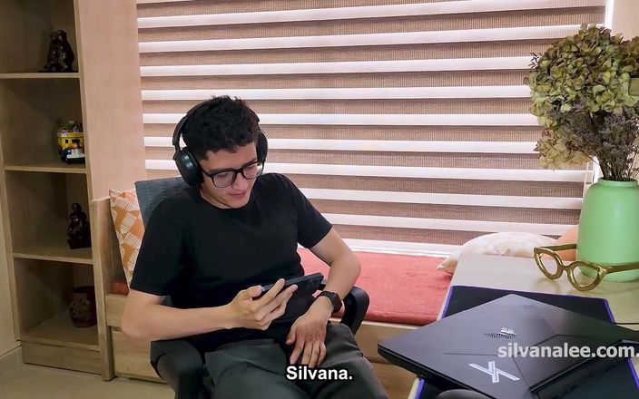 Silvana Lee: 性感热辣的哥伦比亚熟女silvana lee实现了一个大鸡巴男孩的梦想