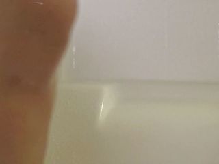 Tropical Lust: Кендра Лінн, 1-е відео гоління кицьки