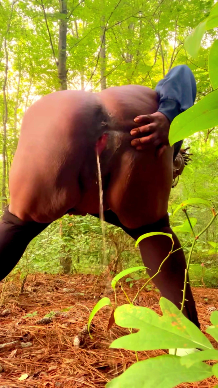 Nookiescookies: Taking a Pee Break in the Woods