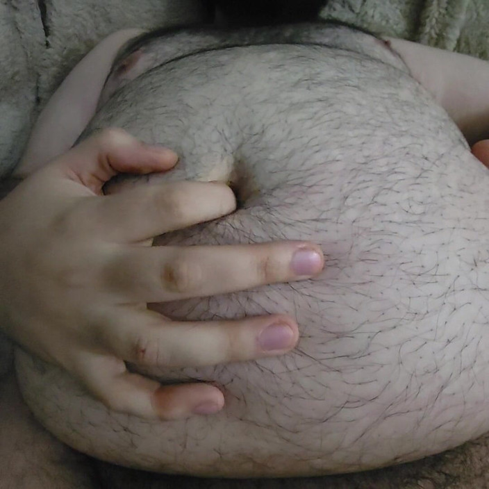 Chunky Belly Boy: 大熊chub肚子摩擦，肚子指法，请求#1