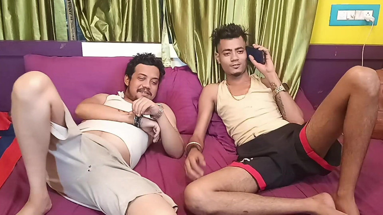 Somnath black board: Drie wat seks met Indische vrouwen