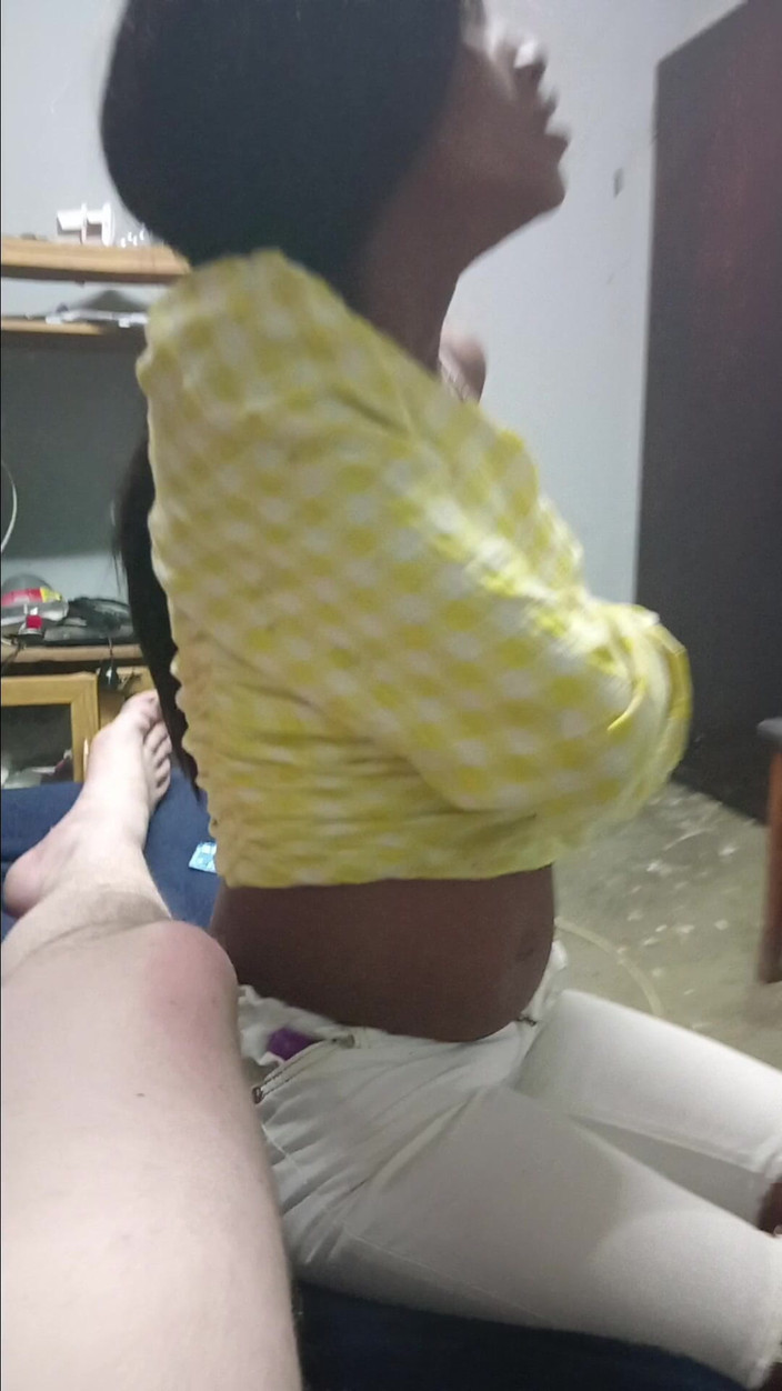 hothouse18xxx: Хороший хороший минет от домашней работницы