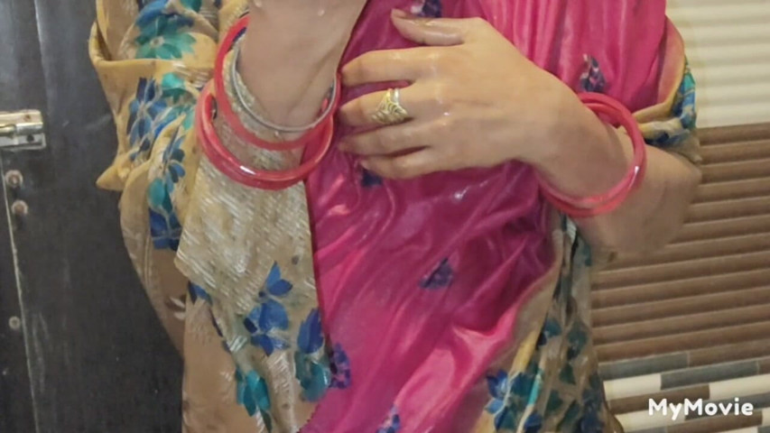 Priya Bhabhi Take Full Bath and Recorded by Bubby Friend (Desi Sexy Couple)