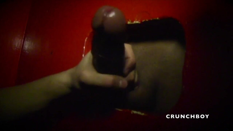 FETISH BDSM STUDIO: Juan ดูดควยยักษ์ XXL ใน glory hole แบบไม่เปิดเผยตัว