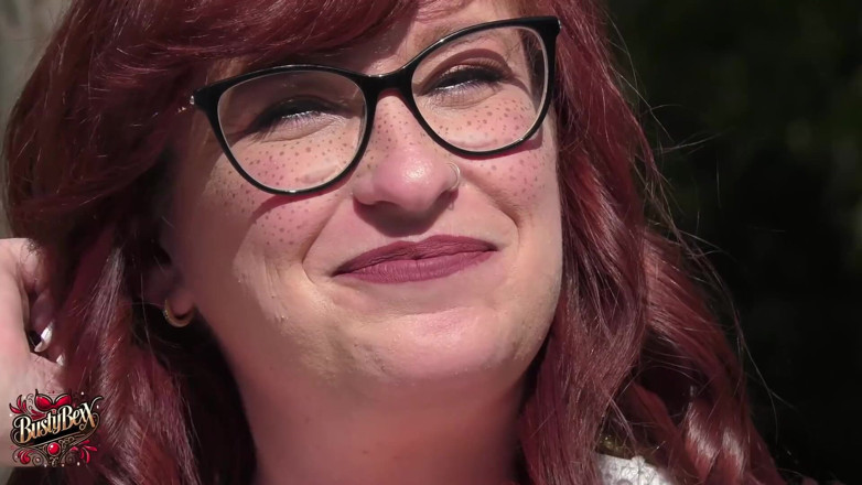 Busty Bexx: Casting, Salope Sur Le Canapé
