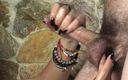 Mahama Productions: Wonderfoul de cerca terminando de paja en sus uñas naturales...