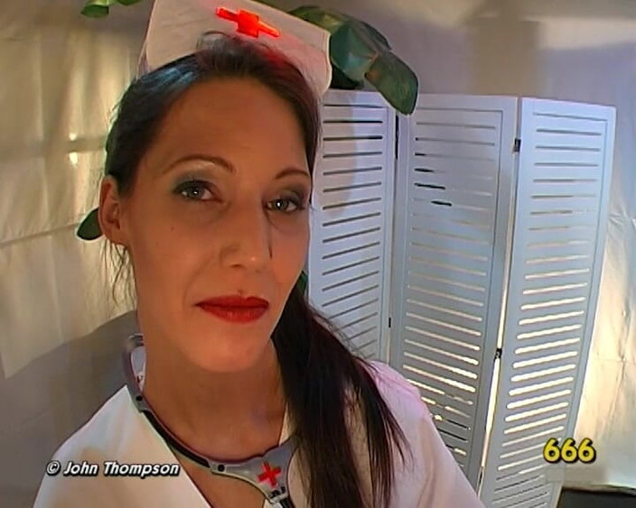 Gang Bang Germany: Retro Pisse Trinkende Bukkake-gangbang Mit Heißen Deutschen Schätzchen John Thompson