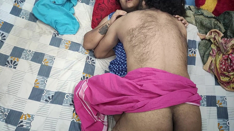 Vaishnavysharunraj: स्तन चुंबन के साथ नाइटी गांड रोमांस
