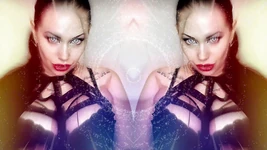 Okouzlující ASMR a oční kontakt! Moje rty proniknou přímo do vaší mysli a vezmou si od vás všechno