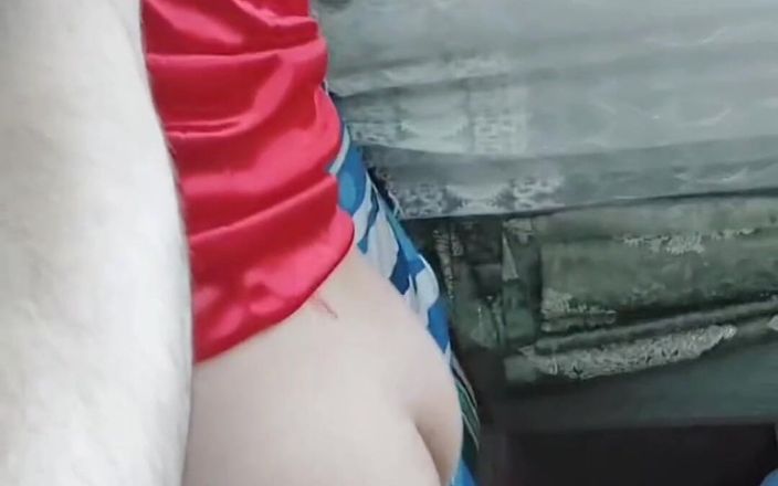 Kitty_Cross: Melancap dan pancutan mani yang banyak di hujung punggung gelembung...