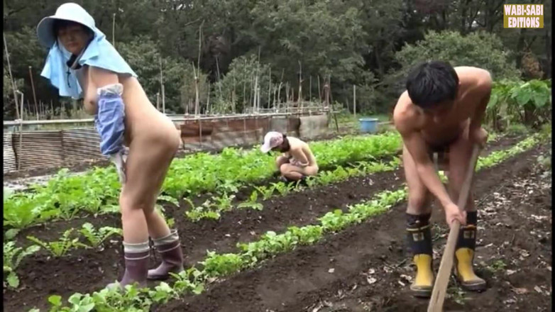 MILF, Wabi-Sabi Editions: Flykt från landsbygden där frisinnade mogna kvinnor omfamnar vuxen frihet...