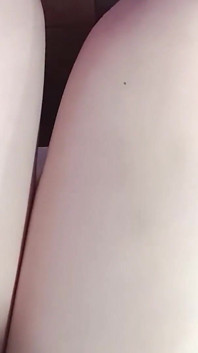 Intimo divertimento sulla faccia da vicino con la tua ragazza trans preferita joI