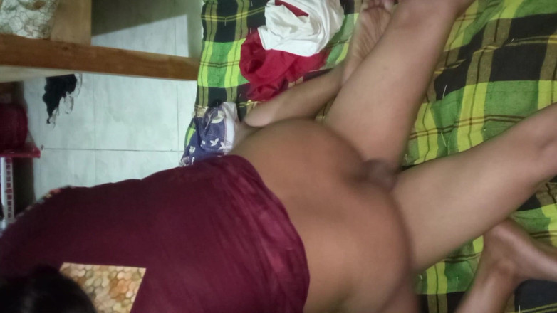 Angel Surovi Lata: Mengongkek Video Awek Seksi Kampung Deshi Saya