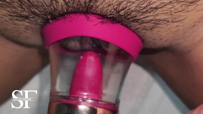 sofiasexxx: नया सेक्स टॉय मेरी चूत को चरमसुख देता है