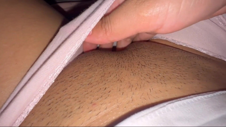 sofiasexxx: 我醒来太热了，以至于我无法停止自慰