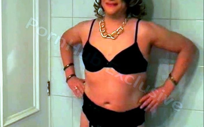 HectorChile1969: Reifer transvestut fernanda in dessous