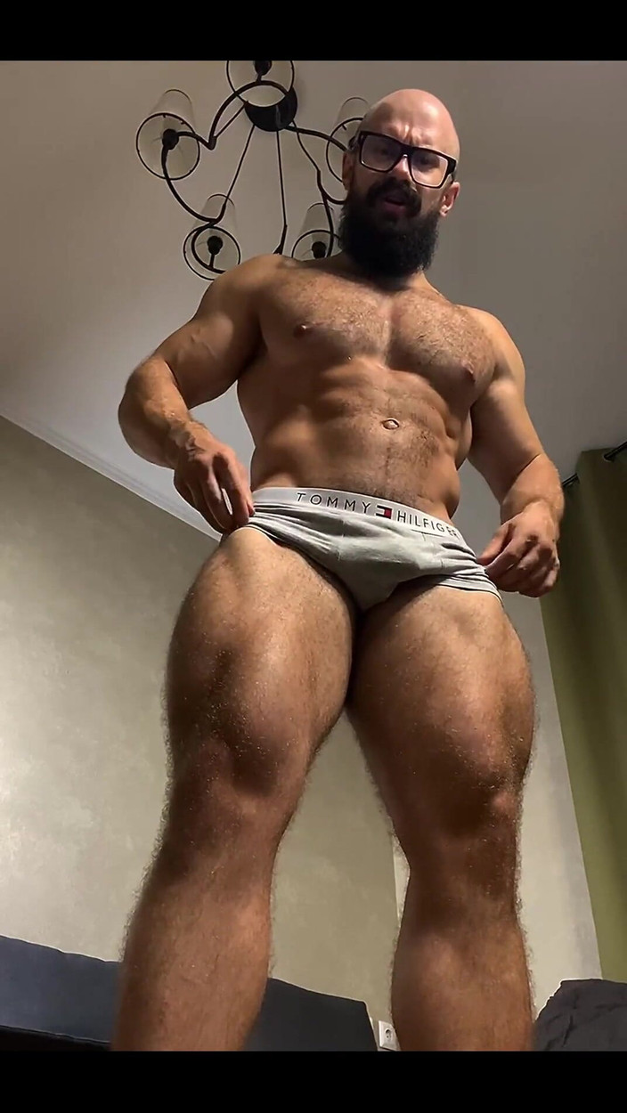 Mister Stone: Usa la Tua bocca per adorare i miei piedi e...