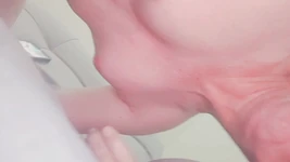 거실에서 나와 레나