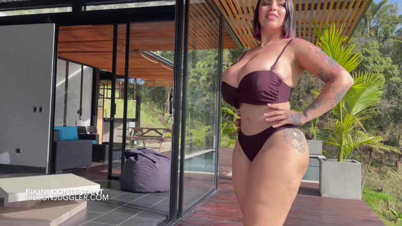 Busty BBW Latinas: アマレット&amp;キムベレス大きなおっぱい吸いビキニレズビアン
