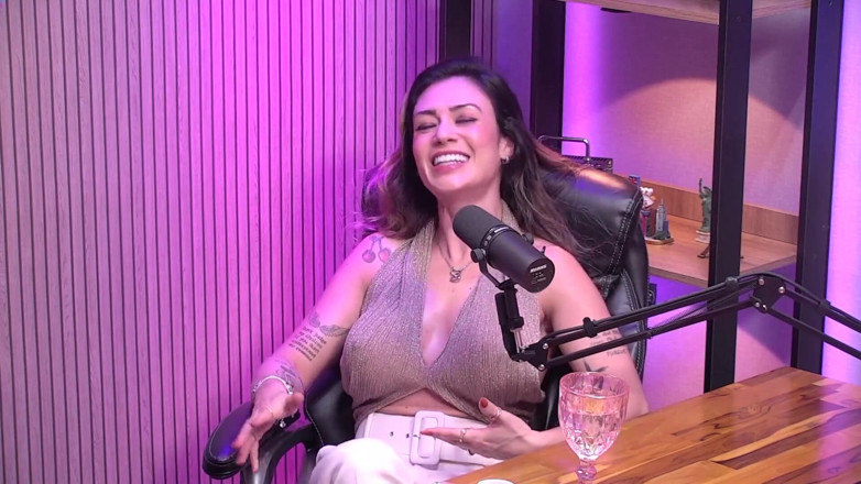 California TV: Une MILF Sexy Et Ses Fantasmes