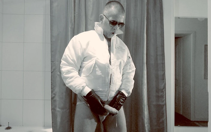 Alpha Sports Hunk Berlin 8 (cumshots Xl)