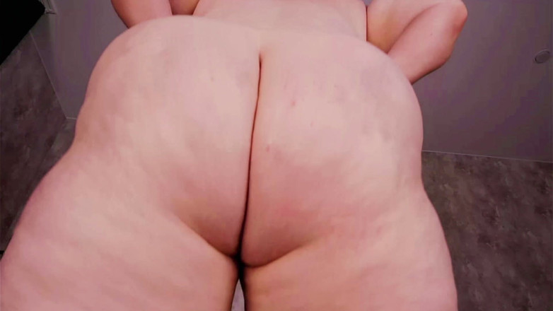 AssGives: Uctívání bbws šťavnaté tělo