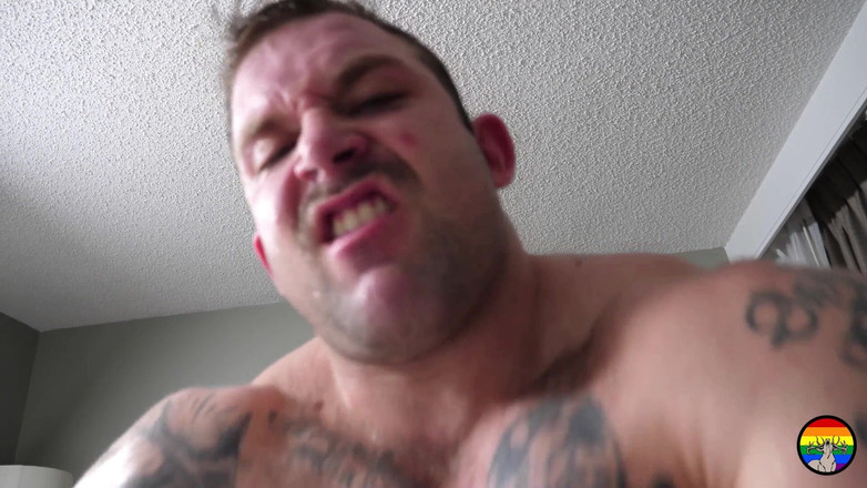 HomoStag: Beefcake người mẫu jack bắn tinh của wanks và fucks