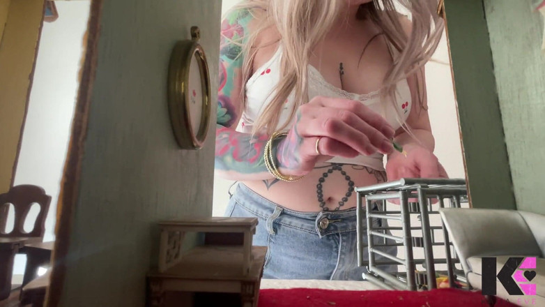 Kaiia Eve: Giantess Crunch Tinies кричат и глотают целиком переваривая в мой пупк