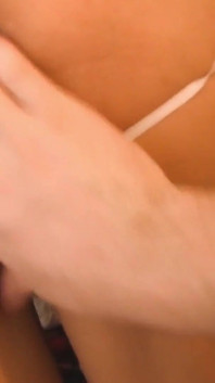 Vidéo maison, sodomie et chatte jouant avec ma copine latina dévergondée