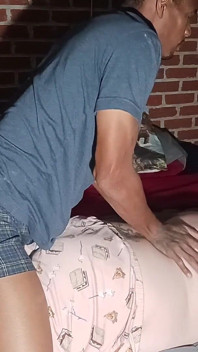 Gib dem schlampigen Lynn eine massage teil 1
