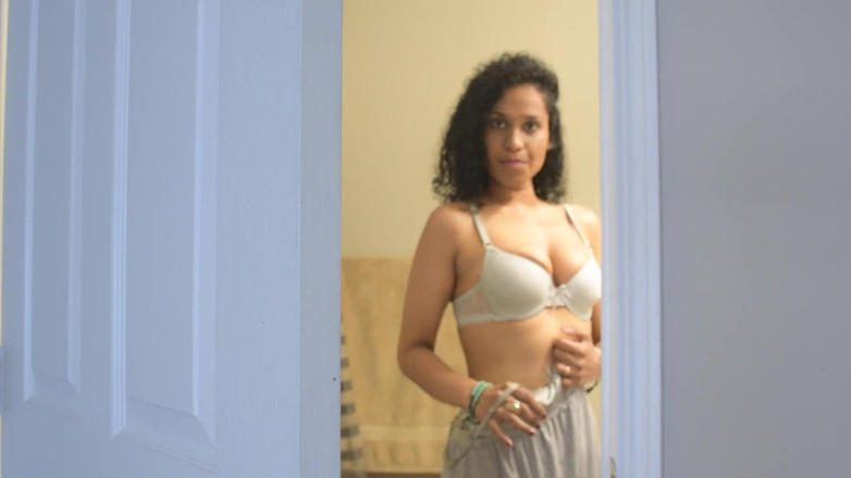Sexy Lily: Azgın Hintli üvey anne azgın üvey oğlunu sikiyor