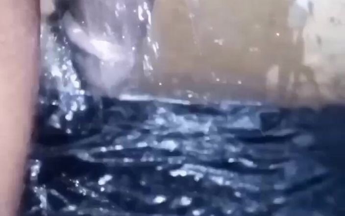 bigBlackie699: Bigblackie se rase et se masturbe avec ma grosse bite...