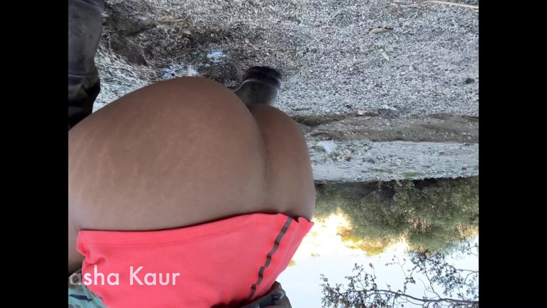 Natasha Kaur: Ejaculare și pișare în natură